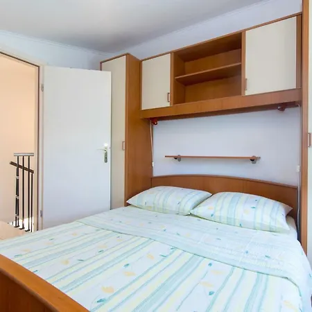 Josipa Apartment *