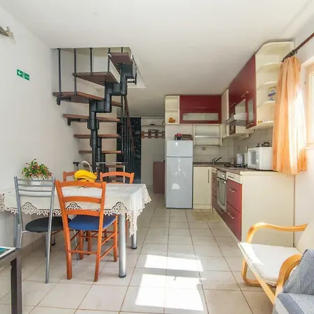 Apartment Josipa Vinišće